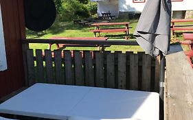 Bjoersjoeas Vildmark - Small Camping Cabin Close To Nature