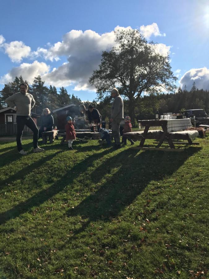 Bjoersjoeas Vildmark - Small Camping Cabin Close To Nature Olofstorp Eksteriør bilde